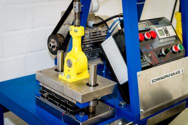 Schwingprüfmaschine Schwingprüfung